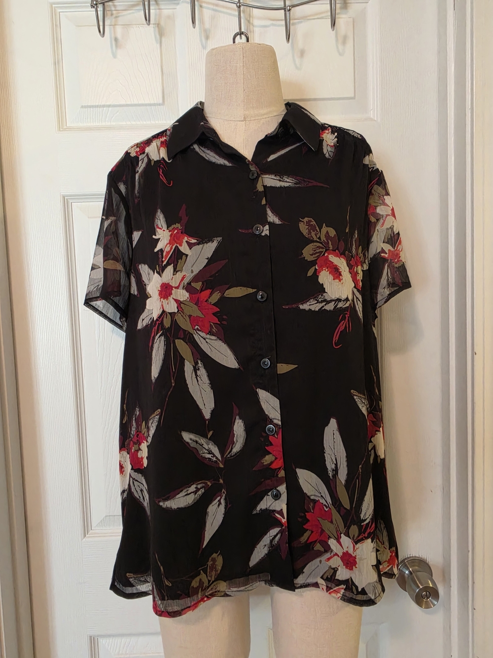 Sag Harbor Black Floral Button-Front Blouse Size Large